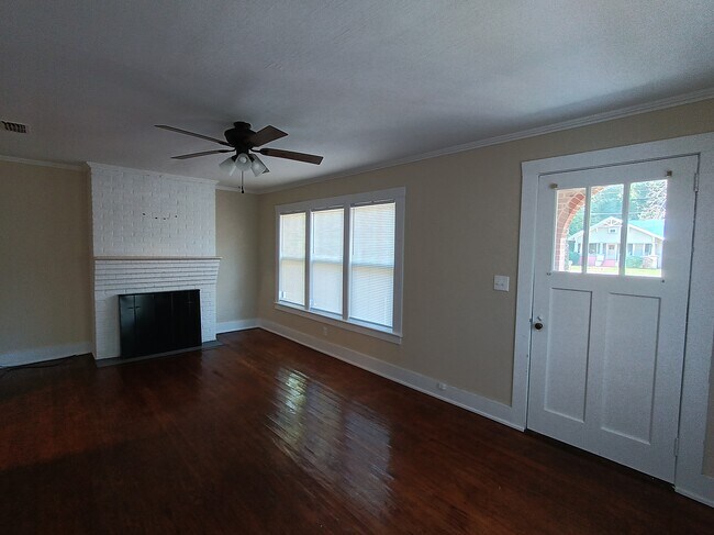 Building Photo - 186 E Brazell St