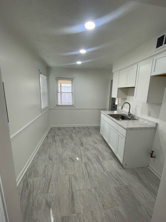 Foto del edificio - 1539 Wakefield Ave