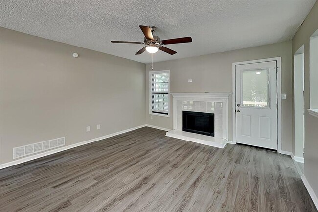 Building Photo - 4031 Oak Stone Dr