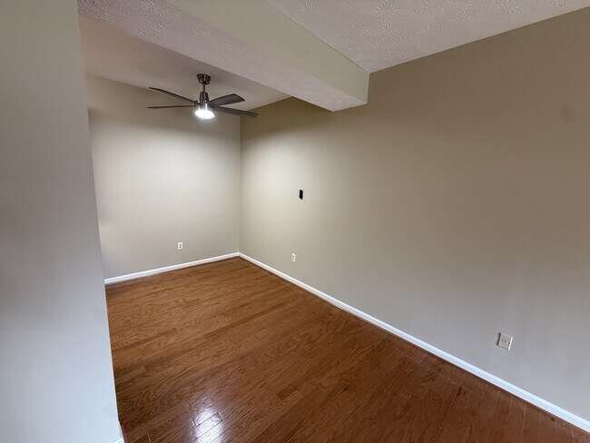 Foto del edificio - 6452 Benjamins Ct