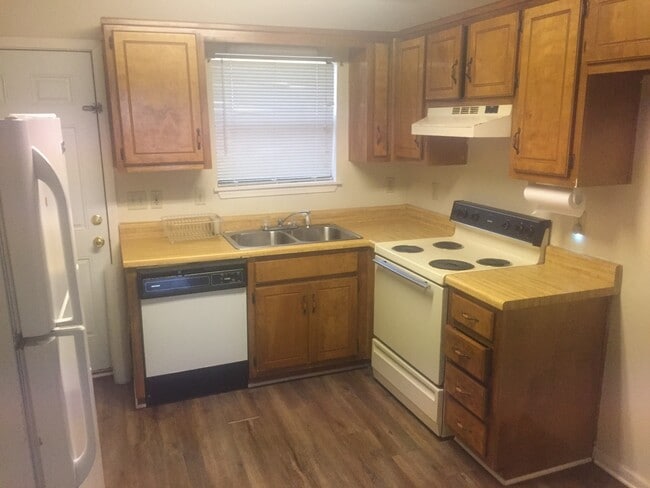 Foto del edificio - 4807 Oak Meadow Dr