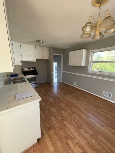 Building Photo - 9117 Lantana Dr