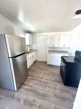 Building Photo - 72662 Sunnyslope Dr
