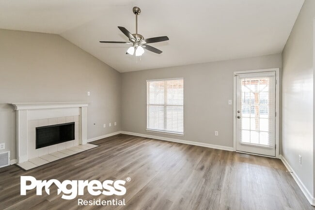 Building Photo - 1675 Sarah Ann Dr W