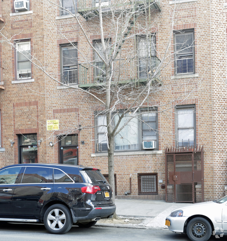 Foto del edificio - 3212 Bainbridge Ave