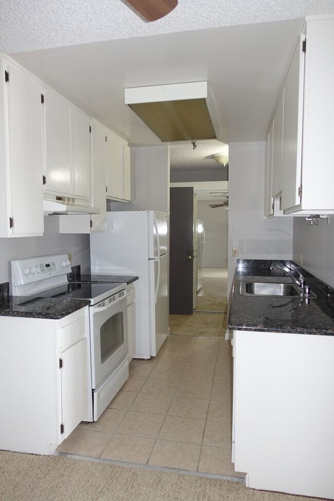 Foto del edificio - Great location near San Antonio Center shopping, convenient commute, Los Altos Schools