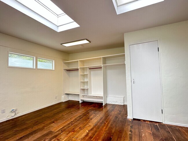 Building Photo - 1908 Napa Ave