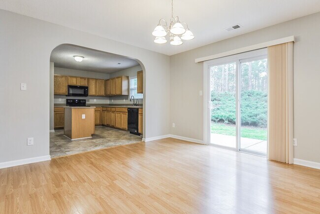 Foto del edificio - 62 Brookhaven Dr
