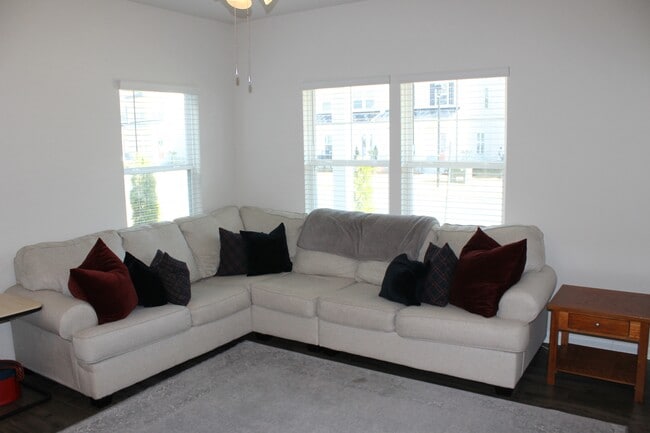 Foto del edificio - 1523 Stanford Ln