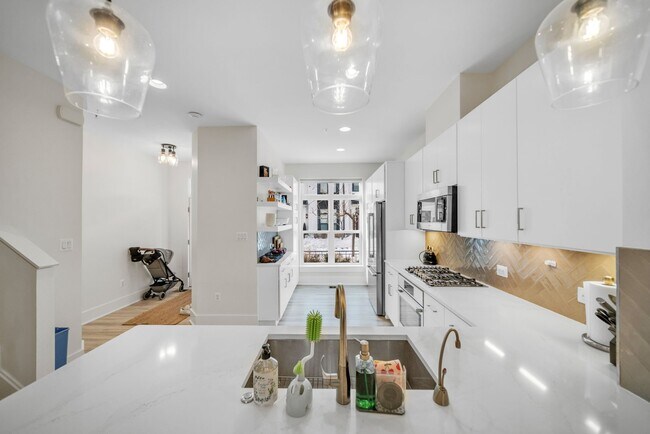 Foto del edificio - 11326 Emerald Park Rd