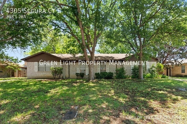 Building Photo - Room in Duplex on Segura Ct S