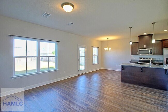 Foto del edificio - 106 Centennial Ct