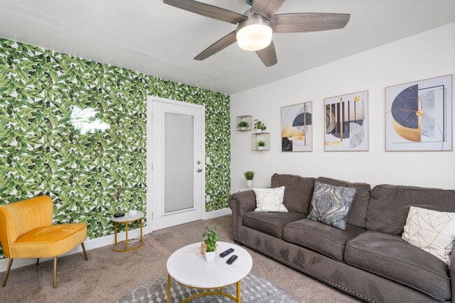 Building Photo - 3733 E Dahlia Dr