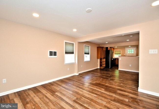 Building Photo - 23 Walnut St