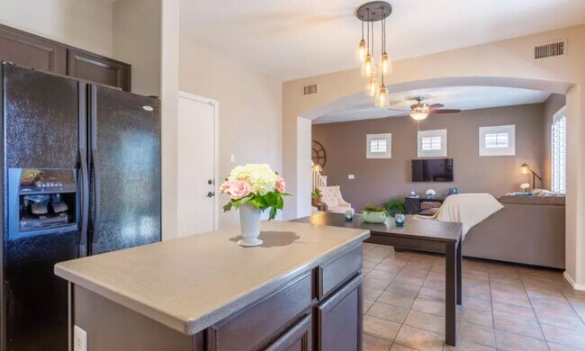Building Photo - 3 BEDROOM IN TRAMANTO