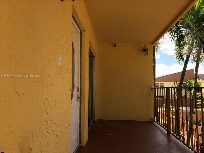 Building Photo - 15421 SW 81st Cir Ln