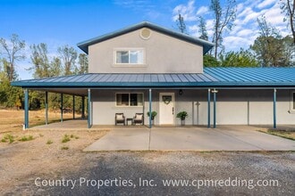Building Photo - 12065 Lewis Ln