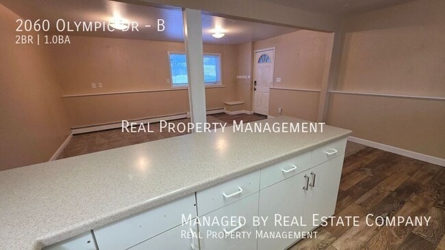 Building Photo - 2060 Olympic Dr