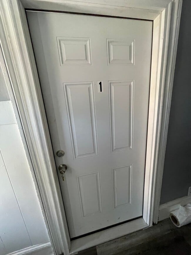 Building Photo - 112 Prospect St