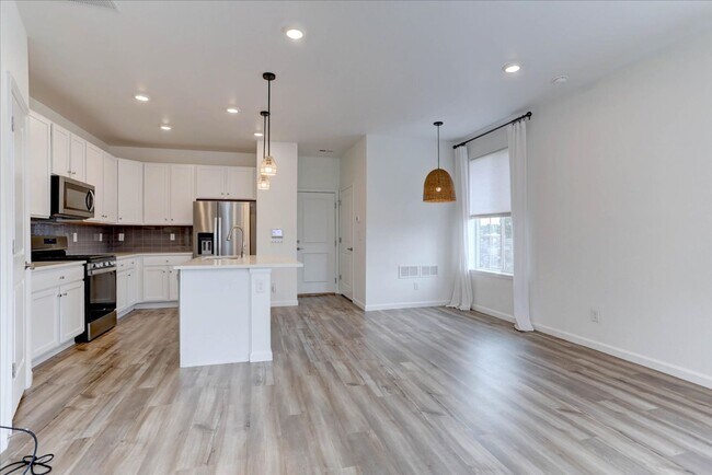 Foto del edificio - 1828 S Poplar Ct