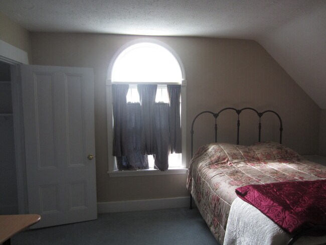 Foto del edificio - 117 Commonwealth Rd