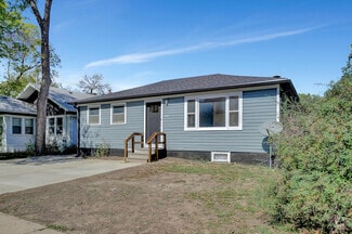 Building Photo - 4812 Hillside St