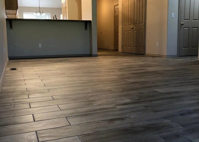 Building Photo - 7110 Willow Pl