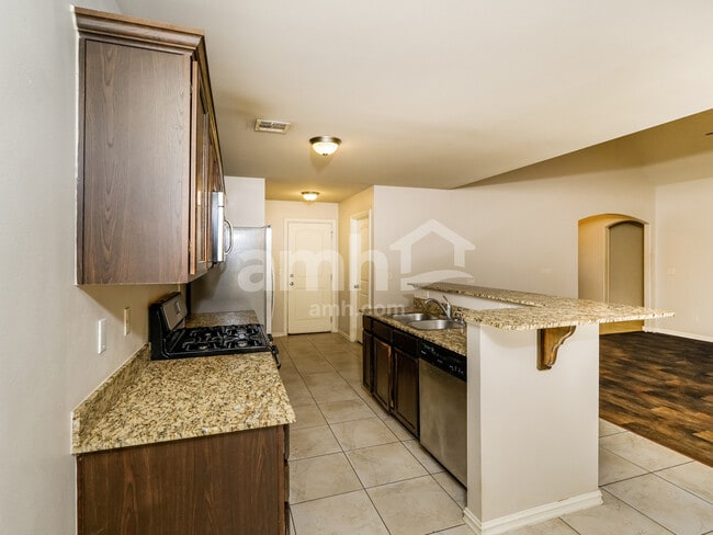 Foto del edificio - 13332 S Poplar St