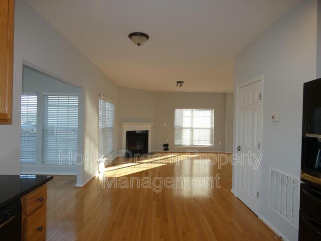 Building Photo - 88 Carriage Hill Dr