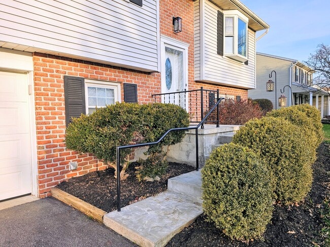 Building Photo - 55 Buchland Rd