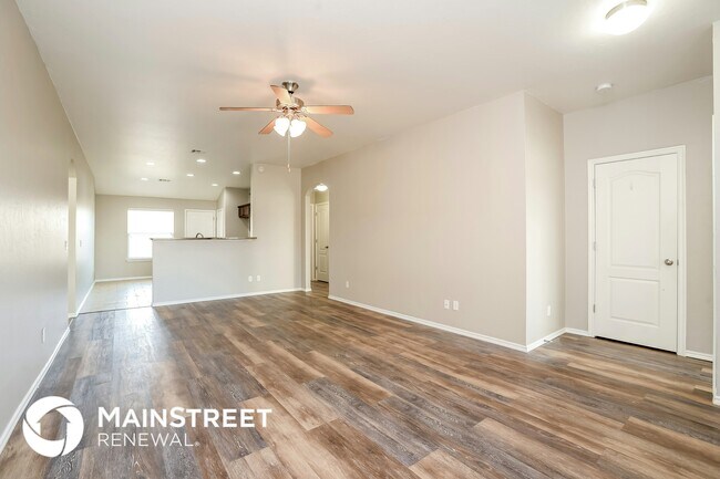 Building Photo - 2110 Bradford Ln