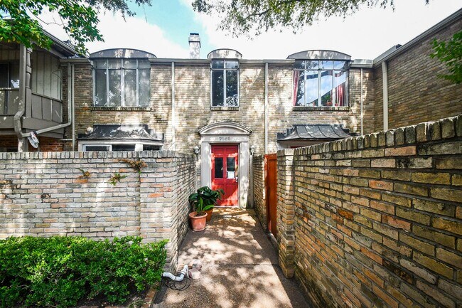 Foto del edificio - 2585 Marilee Ln