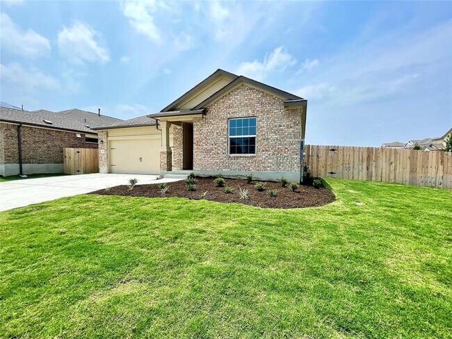 Building Photo - 1917 Owasso Dr