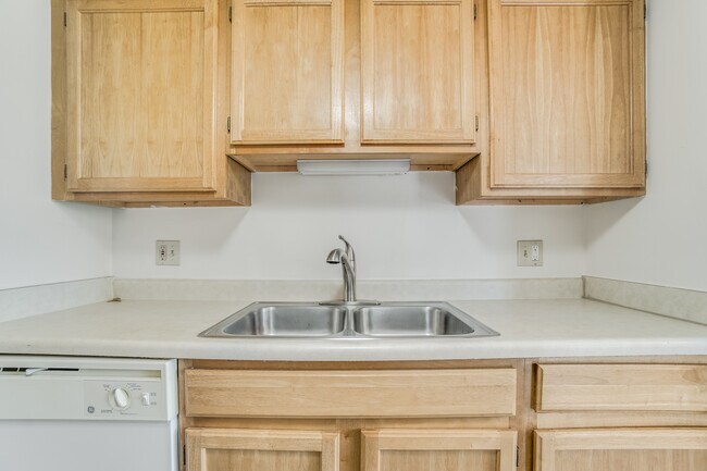 Foto del edificio - Oakbrook Manor Apartments (Oakbrook Manor ...