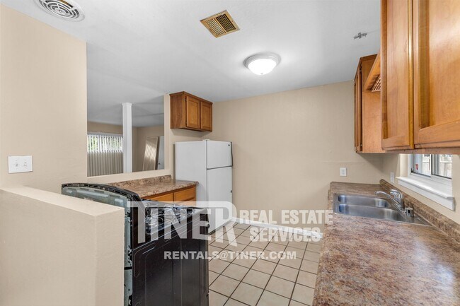 Foto del edificio - Sunny North Highlands Home