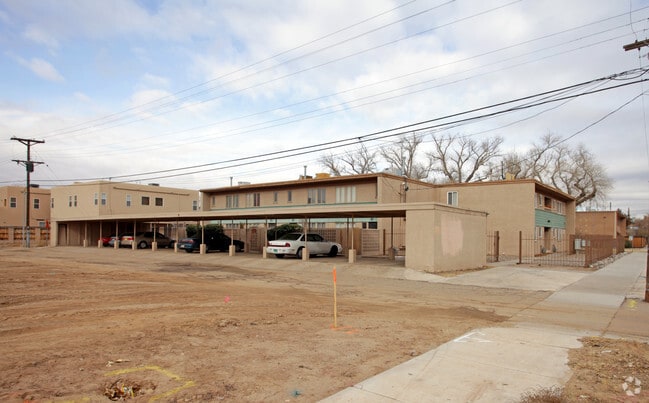 Building Photo - 1404 San Carlos Dr SW