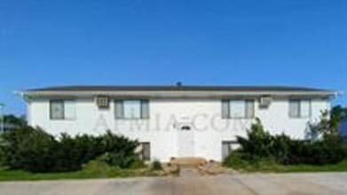 Building Photo - 4451 Vasey Ave