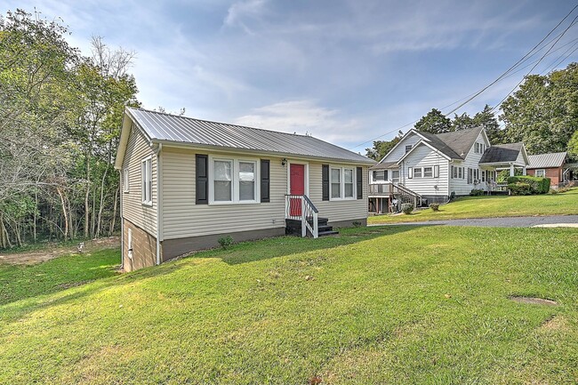 Building Photo - 501 S McKee St