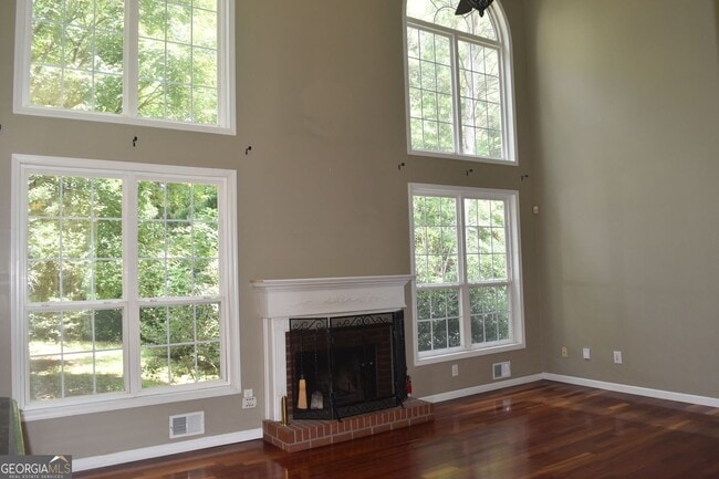 Foto del edificio - 4003 Rosewood View Dr