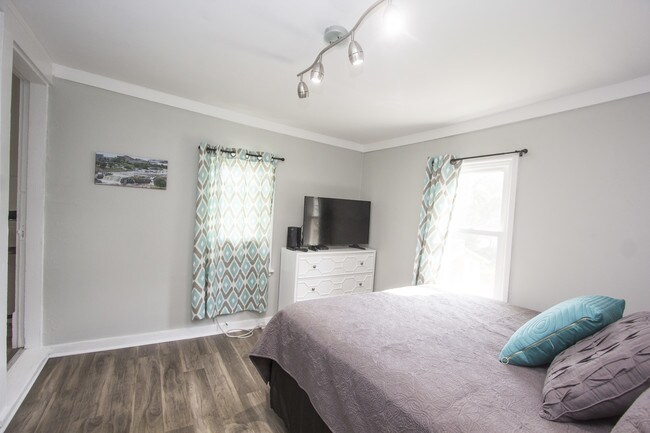Bedroom - 900 S Phillips Ave