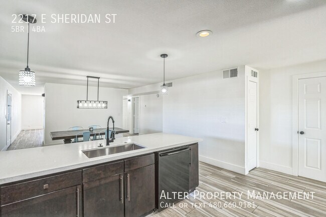 Foto del edificio - 2217 E Sheridan St