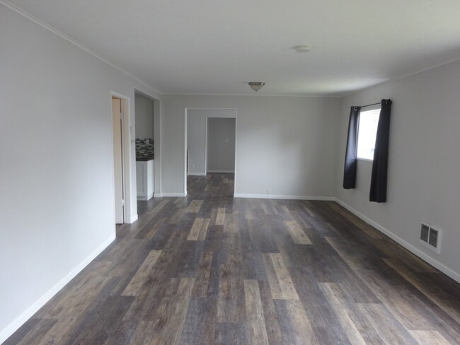 Foto del edificio - 319 3rd St SE