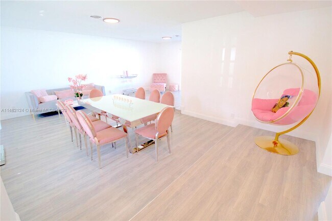 Foto del edificio - 4709 Washington St