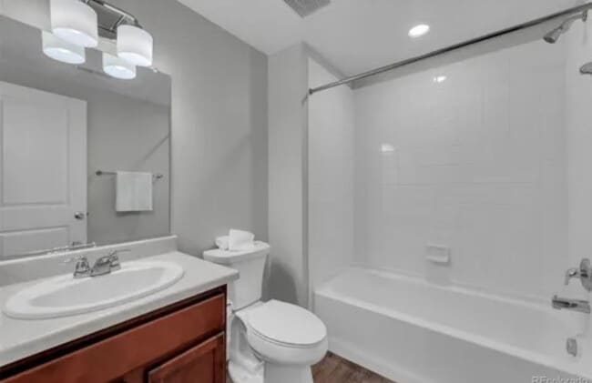 Building Photo - 1107 Anker Dr