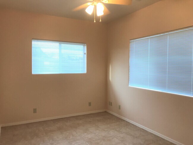Foto del edificio - 2775 W Colt Canyon Trail