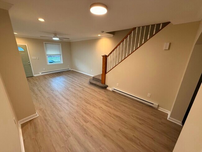 Foto del edificio - 419 E Frankford St