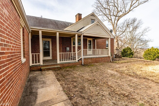 Building Photo - 4 br, 3 bath House - 1118 Wolf Trap Road