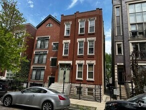 Building Photo - 869 N Hermitage Ave