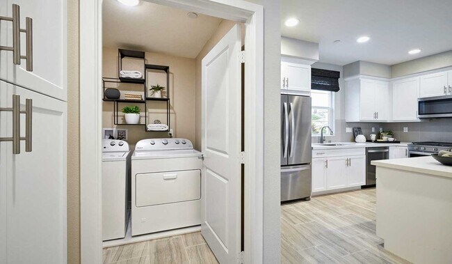 Foto del edificio - 4347 Harbor Way