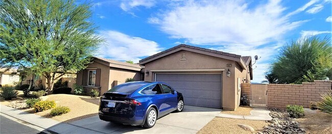 Foto del edificio - Hidden gem in prestigious community of Palm Desert - Convineant to access from everywhere.